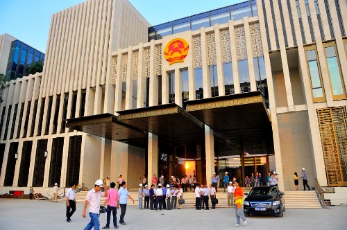 Вьетнамские депутаты обсуждают в группах выполнение плана социально-экономического развития страны